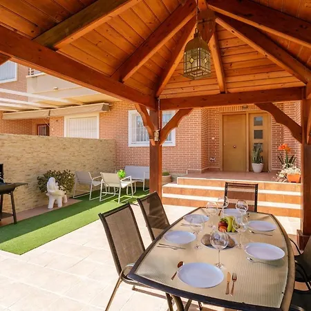 Themed Pool & Jacuzzi I Bbq | Parking Santa Pola
